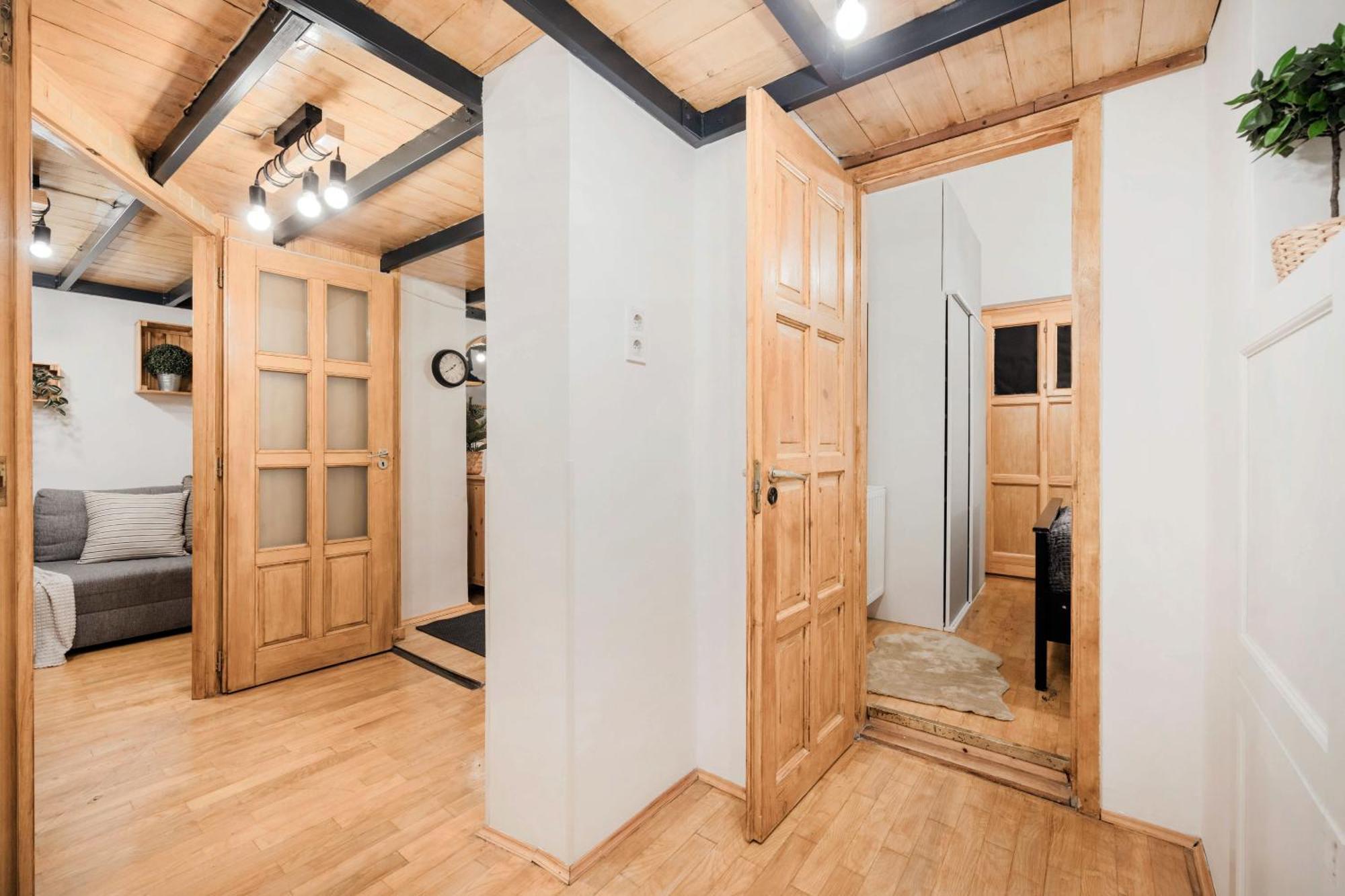 Wellness Wonderland: Garden, Sauna, Jacuzzi In Cbd Budapesta Exterior foto