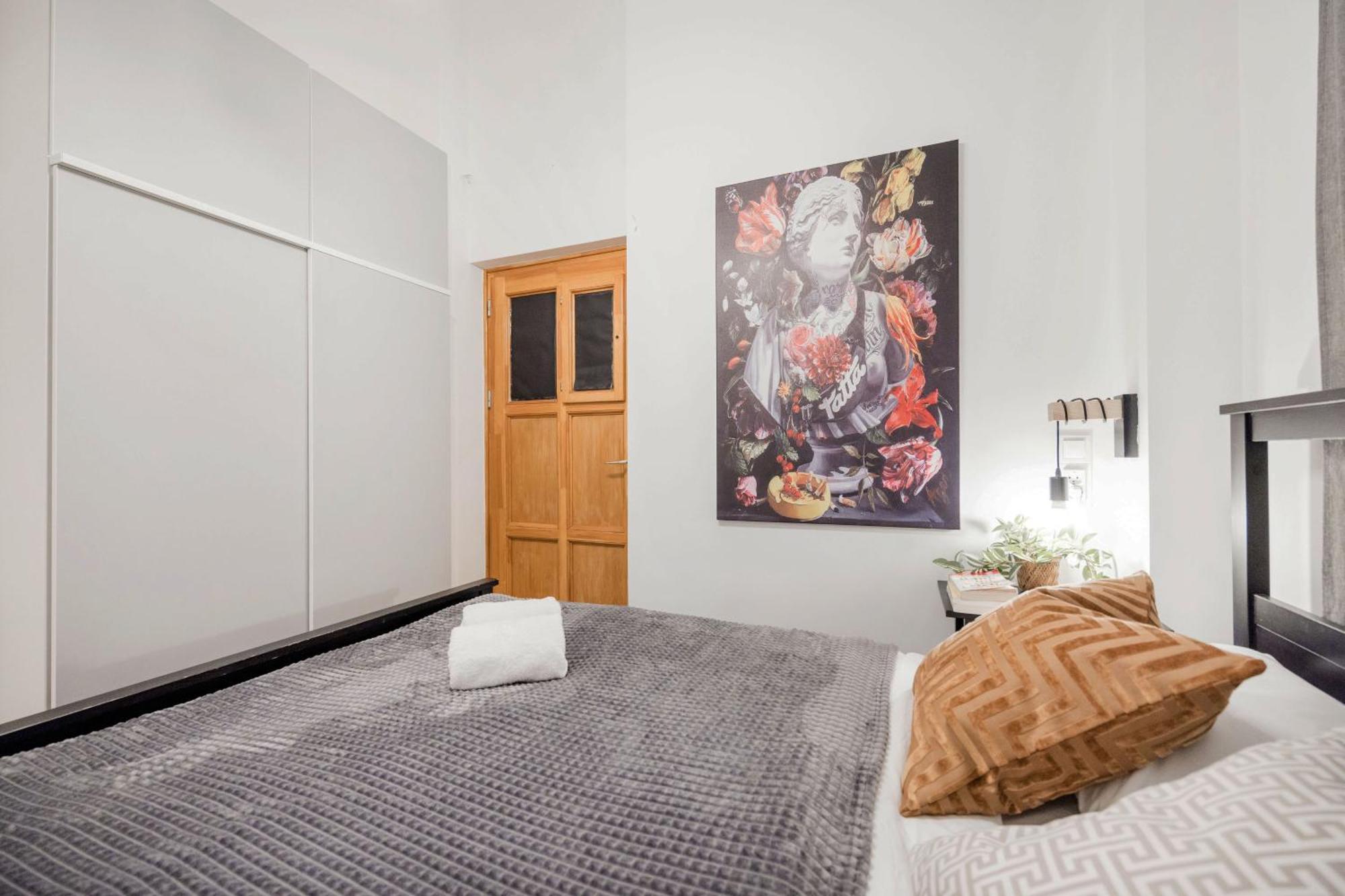 Wellness Wonderland: Garden, Sauna, Jacuzzi In Cbd Budapesta Exterior foto