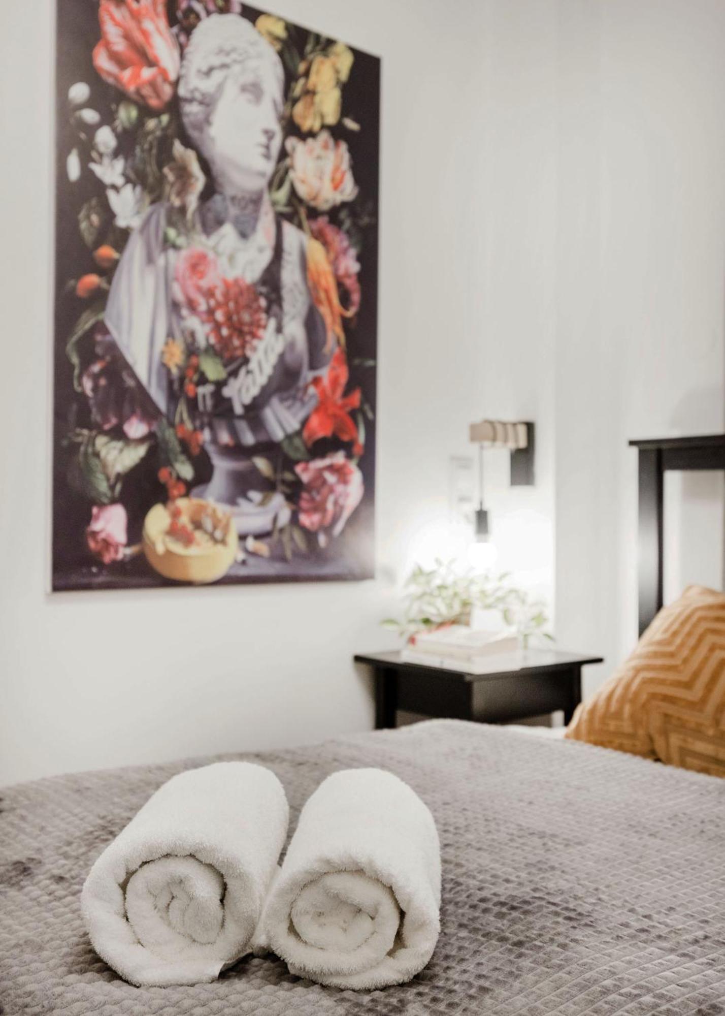 Wellness Wonderland: Garden, Sauna, Jacuzzi In Cbd Budapesta Exterior foto